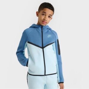Boy’s Nike Tech Fleece XL